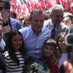 Cumhuriyet Halk Partisi Genel Başkanı Özgür Özel ilçeye vosvos ile geldi.