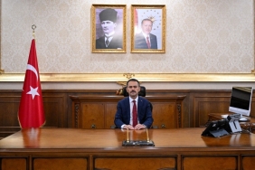 Göreve başladığı ilk günde adına sahte hesaplar açıldı