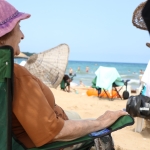 Huzurevi sakinleri serin sularla buluşturuldu