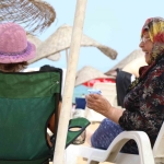 Huzurevi sakinleri serin sularla buluşturuldu