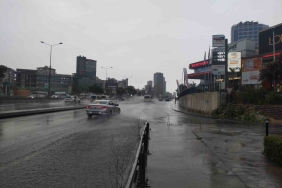 İstanbul hafta sonuna yağmurla uyandı