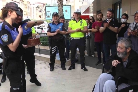 Kanser tedavisi gören polis memuruna meslektaşlarından duygunlandıran sürpriz