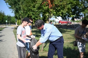 Kocaman ’dan gençlerle mıntıka temizliği