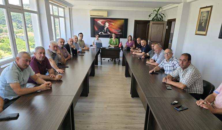 Kofçaz’da muhtarlara su depoları temizliği ve kanser taraması bilgilendirmesi