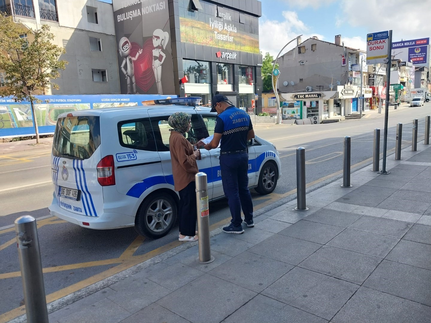 KPSS ’ye geç kalanların imdadına zabıta ekipleri yetişti