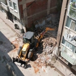 Metruk binalar birer birer yıkılıyor