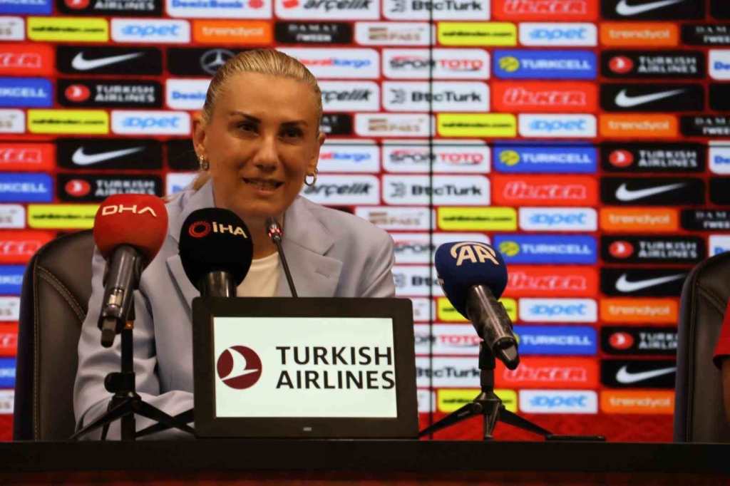 Necla Güngör Kıragası: “Mutlaka play-off ’ta olacağız”