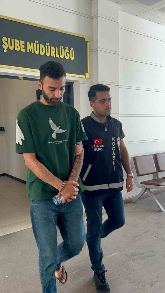  ’Polisiz, operasyon yapacağız ’ diyerek 300 bin TL alan 3 zanlı tutuklandı