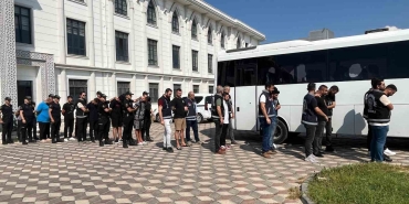 4 iş yerini kurşunlayıp bir gencin ölümüne sebep olan 12 şüpheli yakalandı