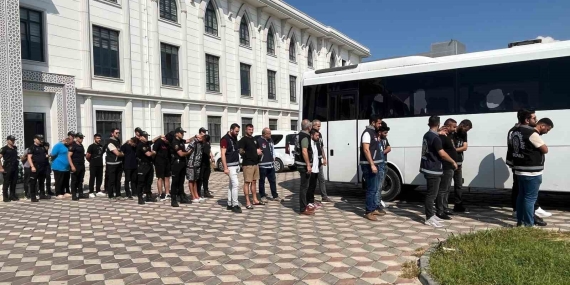 4 iş yerini kurşunlayıp bir gencin ölümüne sebep olan 12 şüpheli yakalandı