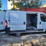 Baret ve yelek giyerek şantiye ve tırlardan 3,5 milyon liralık hırsızlık yapan zanlılar kamerada