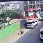 Baret ve yelek giyerek şantiye ve tırlardan 3,5 milyon liralık hırsızlık yapan zanlılar kamerada