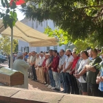 Bıçaklanarak öldürülen ve evlerinde yakılan çift gözyaşları içinde toprağa verildi