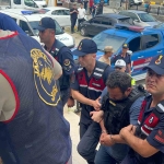 Bıçaklanarak öldürülen ve evlerinde yakılan çift gözyaşları içinde toprağa verildi