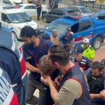 Bıçaklanarak öldürülen ve evlerinde yakılan çift gözyaşları içinde toprağa verildi