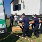 Bıçaklanarak öldürülen ve evlerinde yakılan çift gözyaşları içinde toprağa verildi