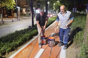 Cumhuriyet Bulvarı’nda bisiklet yolu yenilendi