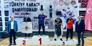 daricali-karateciler-sivastan-madalyalarla-dondu-OPdwFnF2.jpg