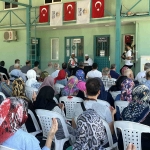 Depremde hayatını kaybedenler için eller semaya açıldı