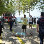 Elektrikli bisiklet denize uçtu: 3 kişi yaralandı