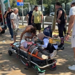 Elektrikli bisiklet denize uçtu: 3 kişi yaralandı