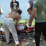 Elektrikli bisiklet denize uçtu: 3 kişi yaralandı