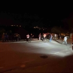 Freni boşalan araç 2 metrelik yükseklikte asılı kaldı