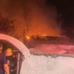 Gebze’de korkutan yangın: 3 ev alevlere teslim oldu