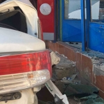 Geri manevra yapan otomobil kazaya sebep oldu