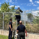 Hızlı tren rayında çıkan yangını canlarını hiçe sayarak söndürdüler
