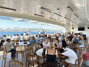 istanbulda-ogrenci-yurtlarinda-fiyatsiz-kalan-emekliler-bogaz-tipi-yapti-ht6rpYLP.jpg