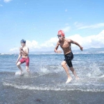 İzmit Körfezi’nde yüzücüler mavi sularda hedefe kulaç attı