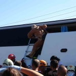 Kocaeli’de tur otobüsü yan yattı: 43 kişi bir saatte kurtarıldı