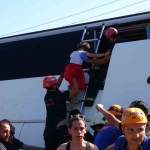 Kocaeli’de tur otobüsü yan yattı: 43 kişi bir saatte kurtarıldı