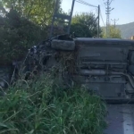 Kontrolden çıkan otomobil elektrik direğine çarparak yan yattı: 1 yaralı