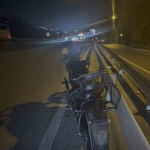 Motosiklet hafif ticari araca çarptı: 1 ölü, 1 yaralı