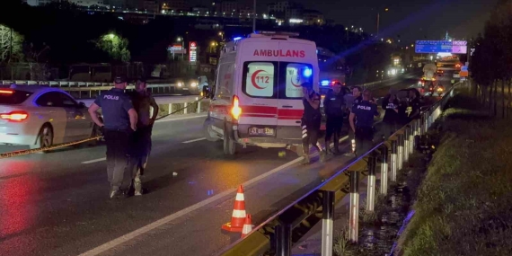 Motosiklet hafif ticari araca çarptı: 1 ölü, 1 yaralı