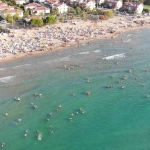 Okulların açılmasına günler kala plajlar dolup taştı