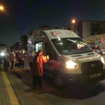 Otomobilini park etmek isterken 2 çocuğa çarptı
