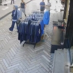 Şaşırtan hırsızlık: Dükkanın önündeki sigara paketini böyle çaldı