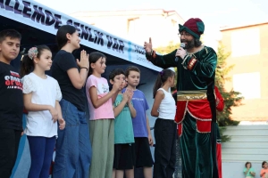senlik-cocuklarin-ayagina-geldi-eHUbETyK.jpg