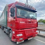 Tır ile otomobil çarpıştı, şans eseri yaralanan olmadı