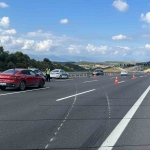 Tırla çarpışan aracın kapısı koptu: Yolcu yola düştü