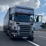 Tırla çarpışan aracın kapısı koptu: Yolcu yola düştü