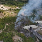 Tünelin üstündeki ağaçlık alanda yangın çıktı
