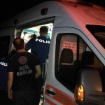 Uçurumda asılı kalan araçtan çıkmaya çalışırken 30 metre yükseklikten düştü