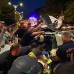 Yan yatan otomobilden cam kesilerek kurtarıldı