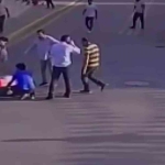 2 Ki̇şi̇ni̇n Yaralandığı Otomobi̇l İle Motosi̇klet Kazası Kameraya Yansıdı