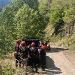 300 metrelik uçurumdaki ceset operasyonla çıkartıldı