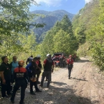 300 metrelik uçurumdaki ceset operasyonla çıkartıldı